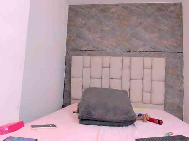 lilyrosee1 webcam