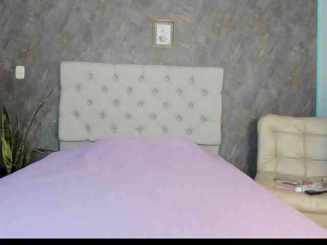 lilyrosee1 webcam