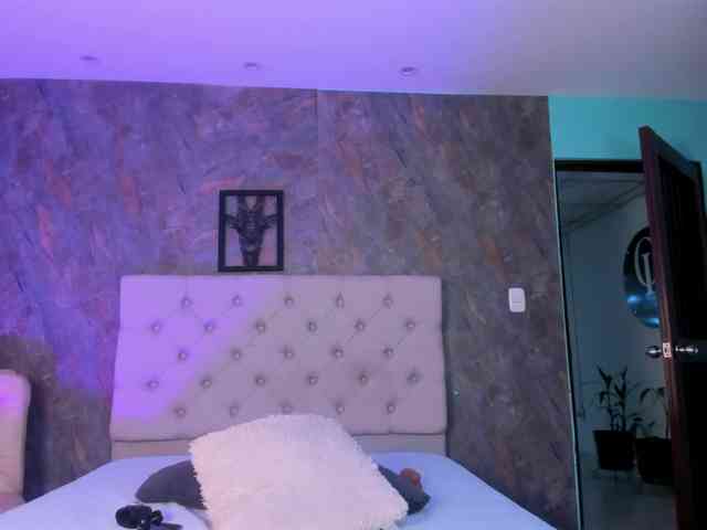 lilyrosee1 webcam
