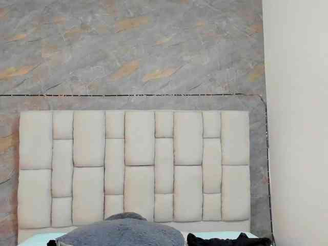 lilyrosee1 webcam