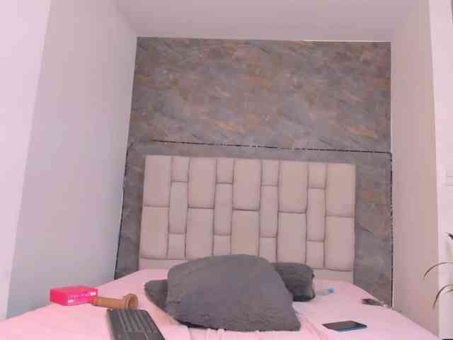 lilyrosee1 webcam
