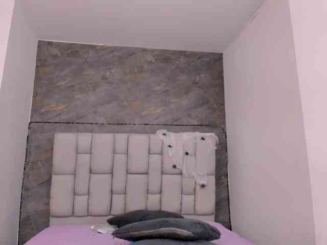 lilyrosee1 webcam