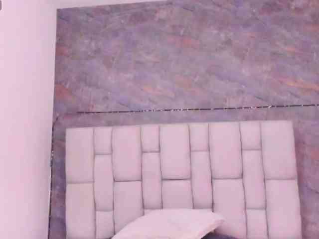 lilyrosee1 webcam