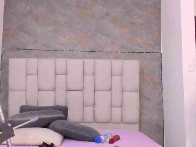 lilyrosee1 webcam