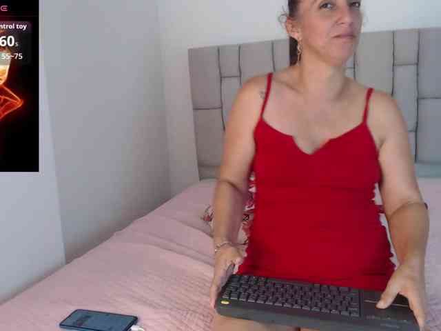 lilyrosee1 webcam