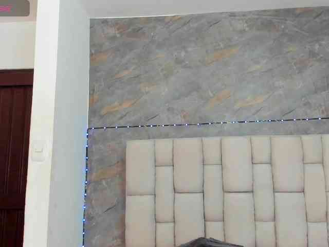 lilyrosee1 webcam