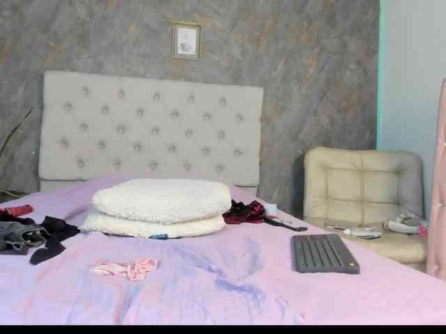 lilyrosee1 webcam