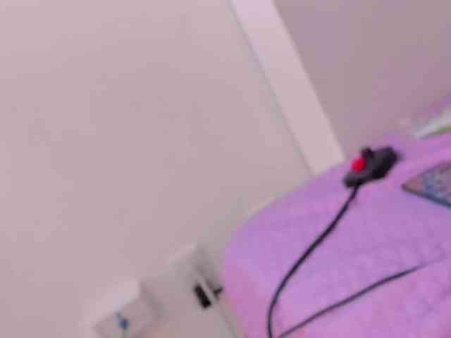 lilyrosee1 webcam