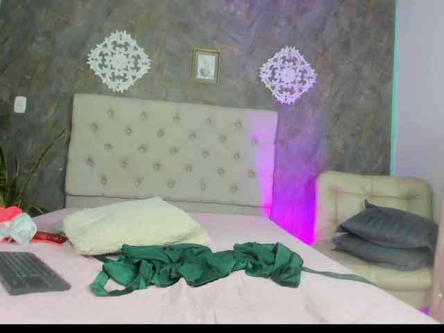 lilyrosee1 webcam