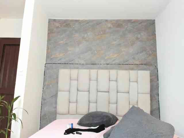 lilyrosee1 webcam