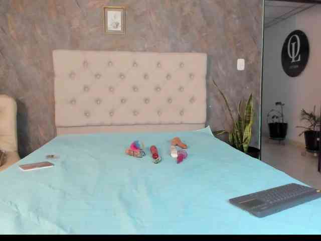 lilyrosee1 webcam