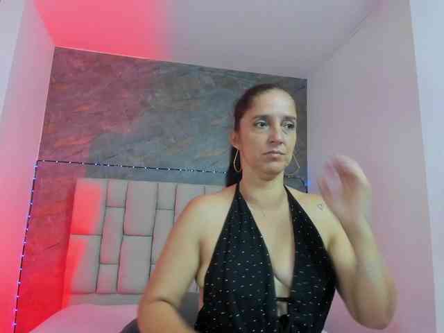 lilyrosee1 webcam