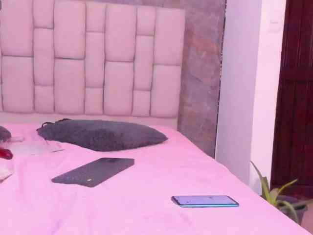lilyrosee1 webcam