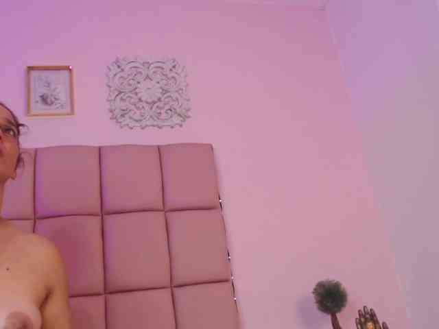 lilyrosee1 webcam