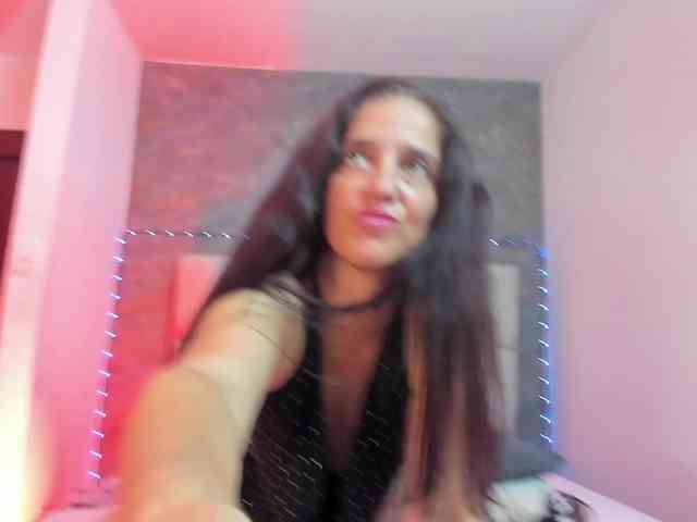lilyrosee1 webcam