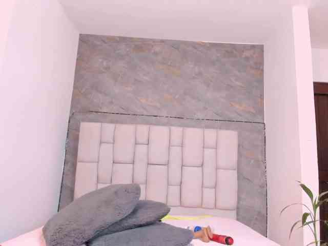 lilyrosee1 webcam