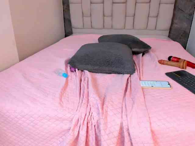 lilyrosee1 webcam
