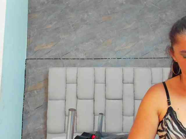 lilyrosee1 webcam