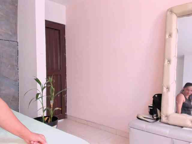 lilyrosee1 webcam