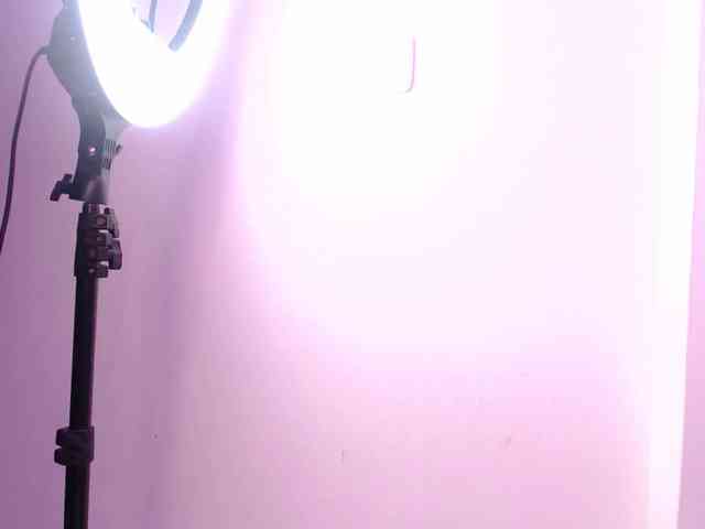 lilyrosee1 webcam