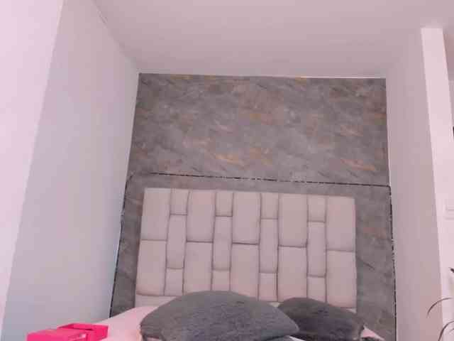 lilyrosee1 webcam