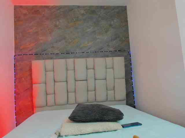 lilyrosee1 Live Webcam on BongaCams
