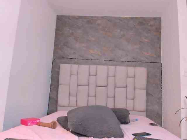 lilyrosee1 webcam