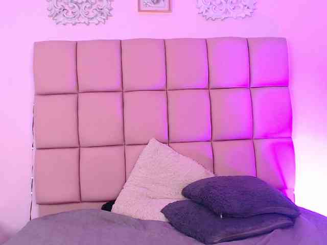 lilyrosee1 webcam