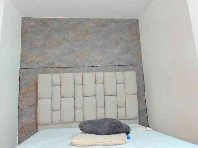 lilyrosee1 webcam