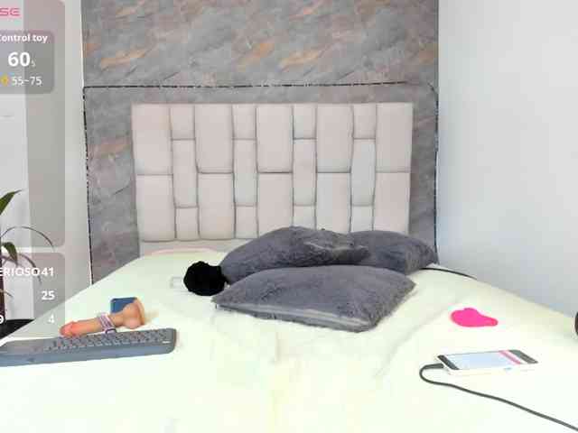 lilyrosee1 webcam