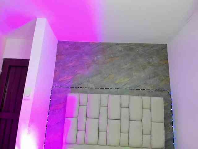 lilyrosee1 webcam