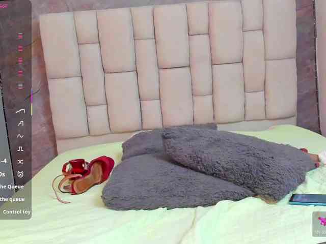lilyrosee1 webcam