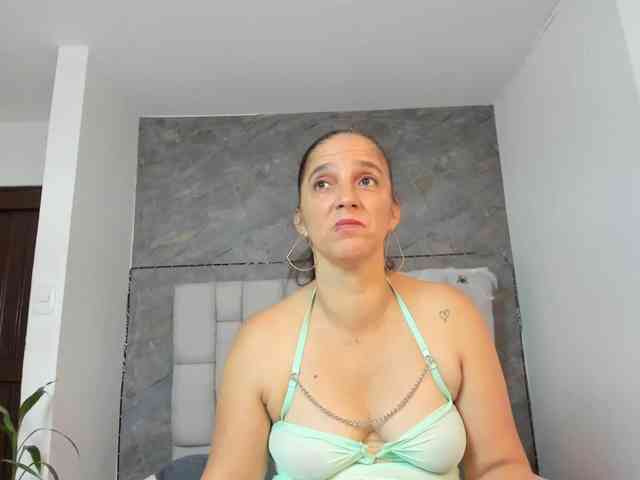 lilyrosee1 lilyrosee1