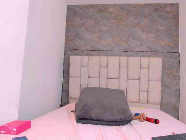 lilyrosee1 webcam