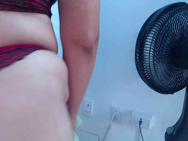 lilyrosee1 webcam