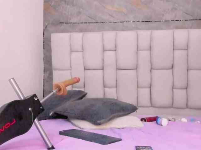 lilyrosee1 webcam