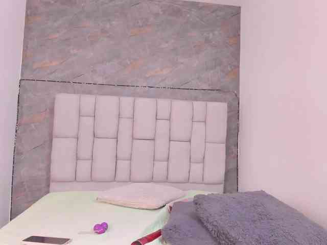 lilyrosee1 webcam