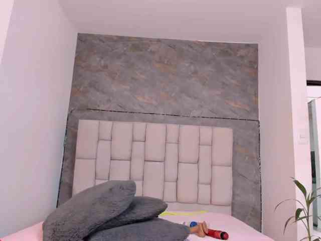 lilyrosee1 webcam