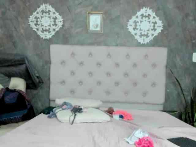 lilyrosee1 webcam