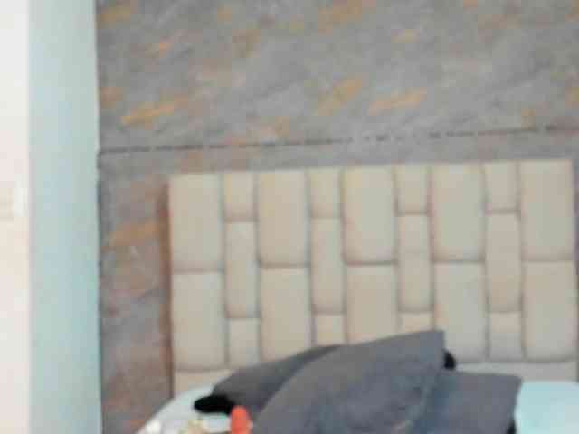 lilyrosee1 webcam