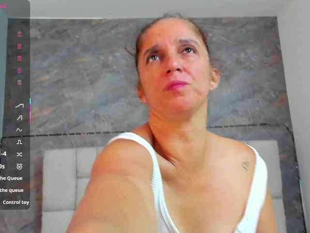 lilyrosee1 webcam