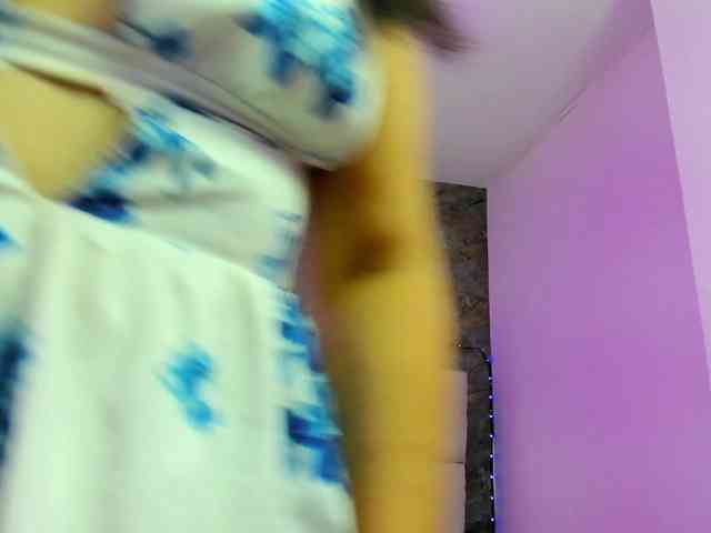lilyrosee1 webcam