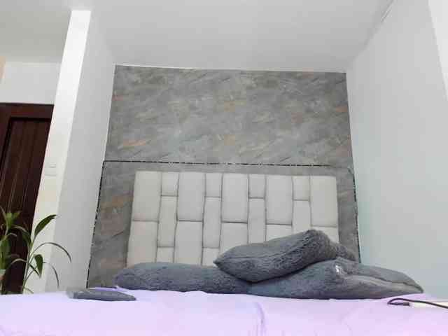 lilyrosee1 webcam