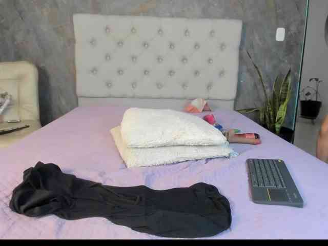 lilyrosee1 webcam