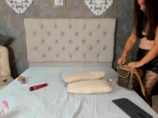 lilyrosee1 webcam