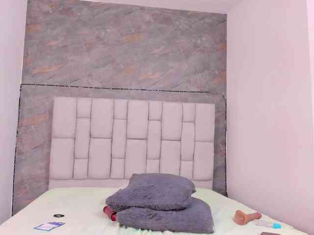lilyrosee1 webcam