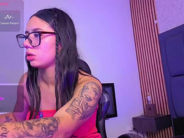 karamoss live cam on BongaCams