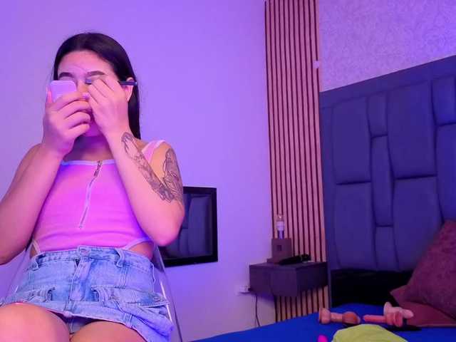 karamoss live cam on BongaCams