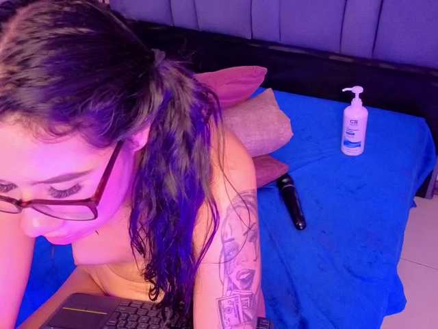 karamoss live cam on BongaCams