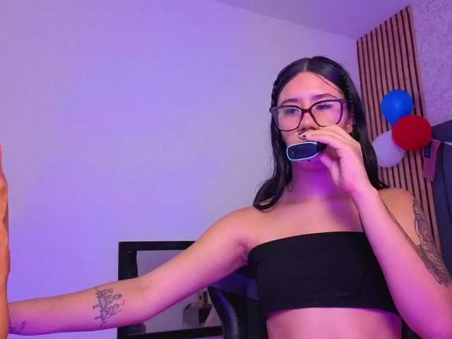 karamoss live cam on BongaCams